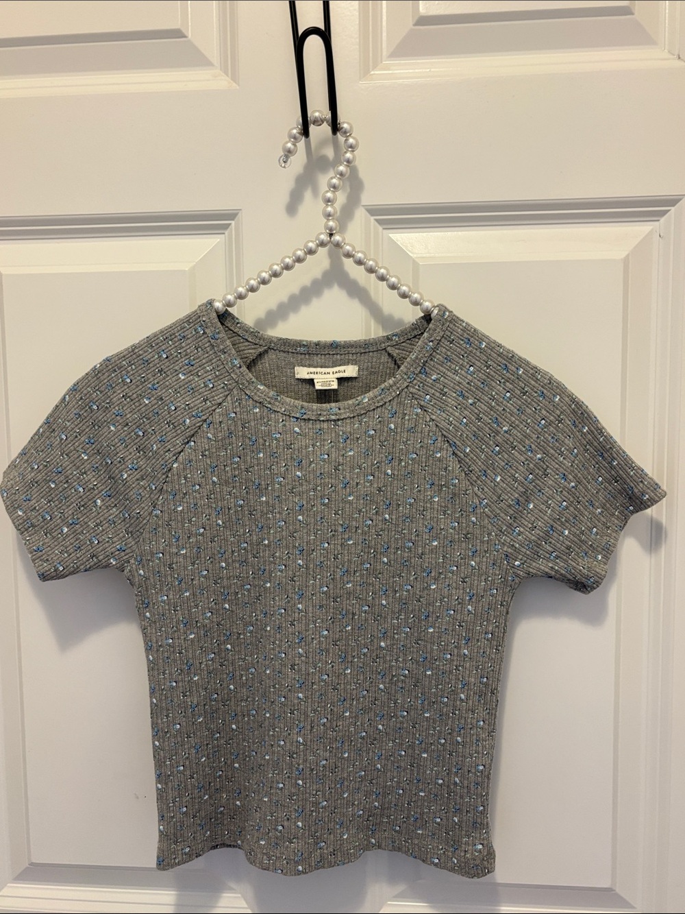 American Eagle Outfitters Gray Ribbed Short Sleeve Top with Blue Floral XS